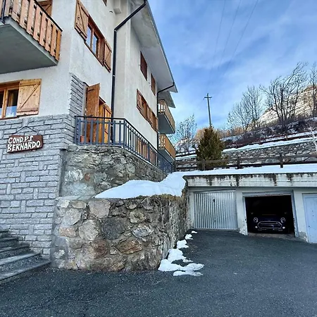 Pomme De Pin * La Thuile